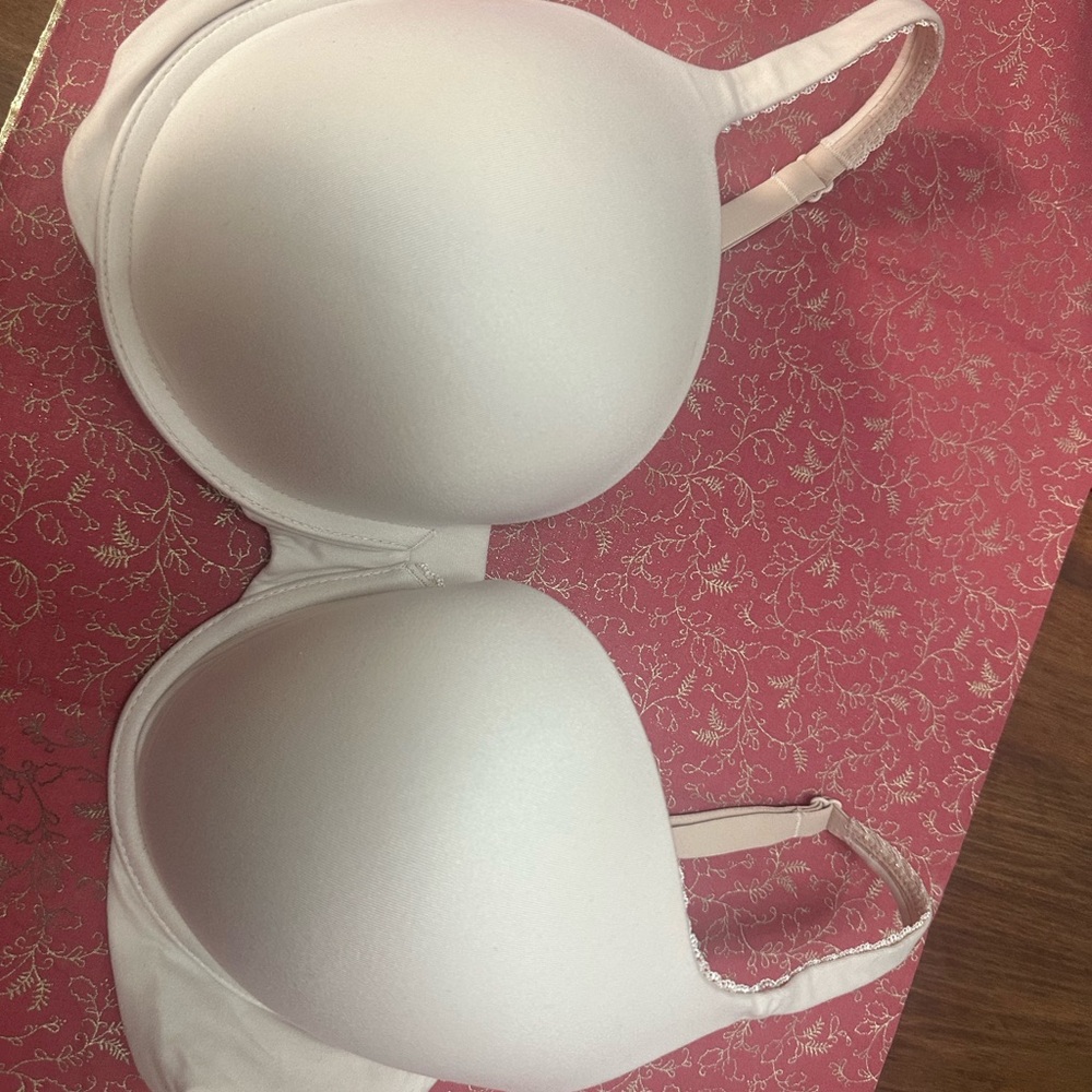 Body by Victoria 38D Bra